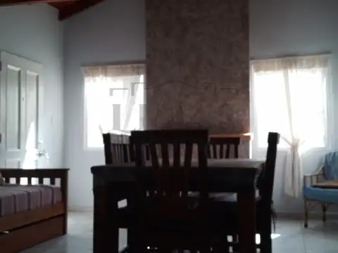 Villa Ciudad Parque- Casa de 2 dormitorios + monoambiente 1º piso