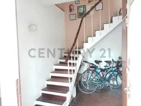 PH en esquina con gran terraza de 52 m²  Tipo casa entrada independiente Ramos Mejia