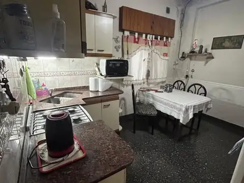 Casa en Venta con 3 cocheras