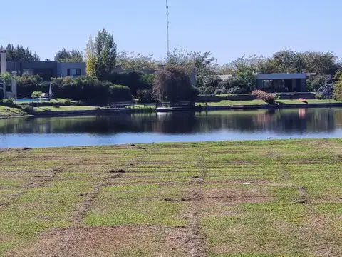 Lote en venta al agua - Aréa 1 - Barrio San Matías - Escobar