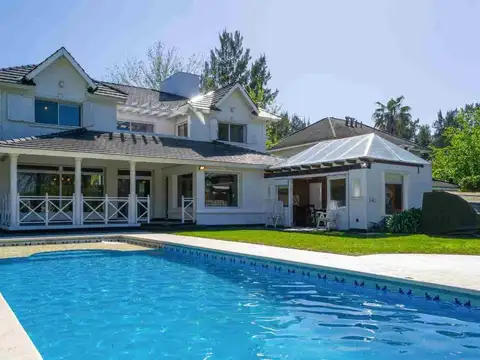 VENTA CASA 7 AMB CON PILETA CANNING EL LAUQUEN