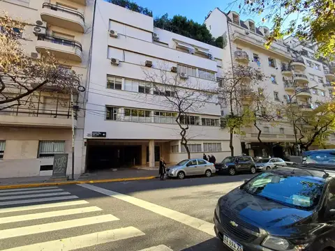 EDIFICIO RACIONALISTA DE CATEGORÍA MUY LUMINOSO COCHERA