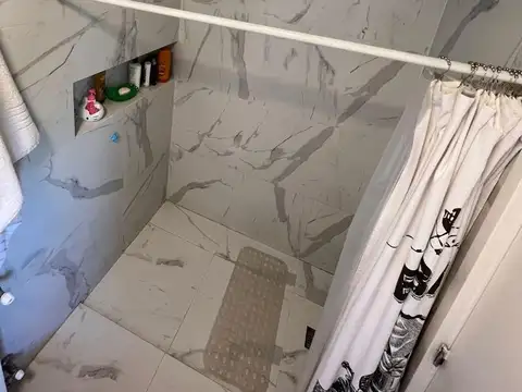 Casa en Venta con 4 cocheras