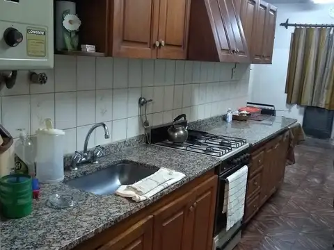 Casa 4 ambientes con 1 baño