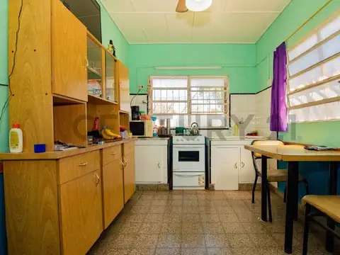 Casa 5 ambientes con 2 baños