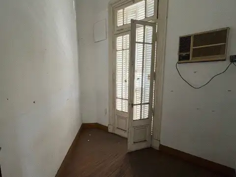 Oficina 4 ambientes con 1 baño