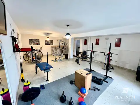 Casa 7 ambientes con 3 baños