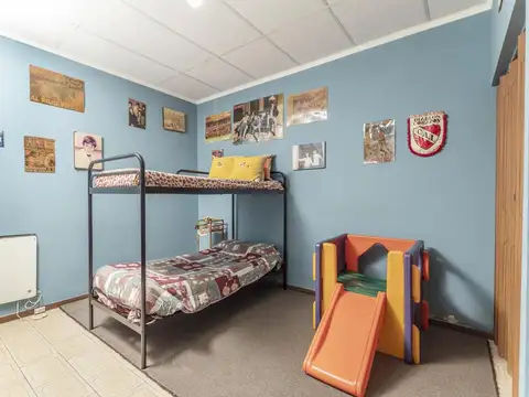 VENTA CASA 4 AMB 300 M2 VALENTIN ALSINA LANUS