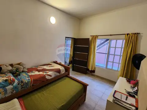 VENTA CASA 3 AMB C/ PATIO EN BERNAL - APTO CREDITO