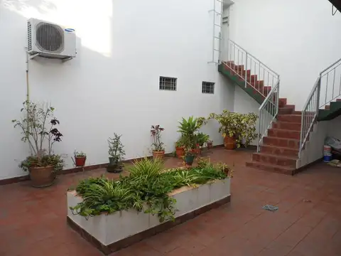 DTO. 2 AMB. MUY LUMINOSO. 1º PISO POR ESCALERA,