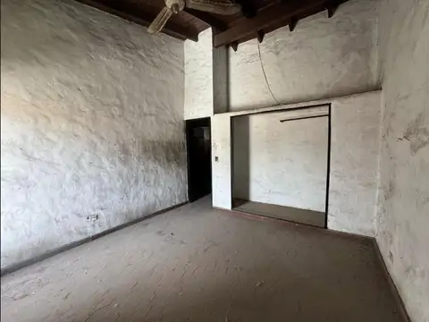 Galpon con local y oficina