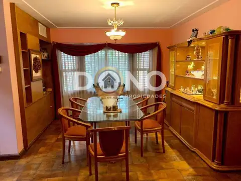 Casa 5 ambientes con 4 baños