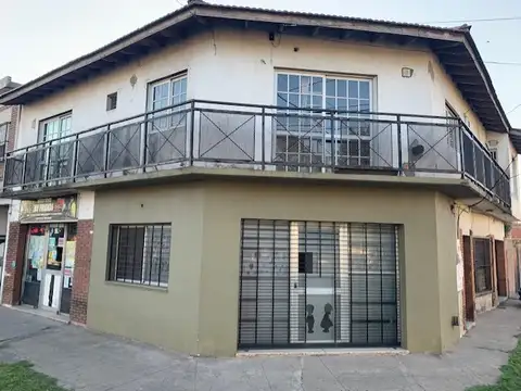 Departamento en Alquiler de 3 Ambientes en primer piso por escalera en Berazategui