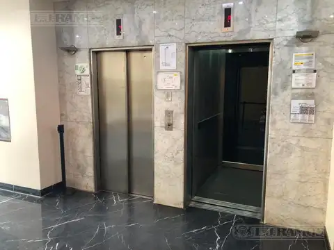 Oficina en Alquiler con 3 cocheras