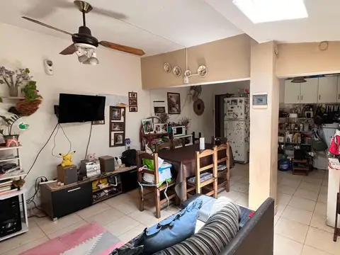 VENTA CASA MULTIFAMILIAR EN CARAPACHAY LOTE PROPIO