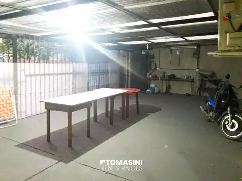 CASA DE 2 AMBIENTES MAS DEPARTAMENTO DE 2 AMBIENTES