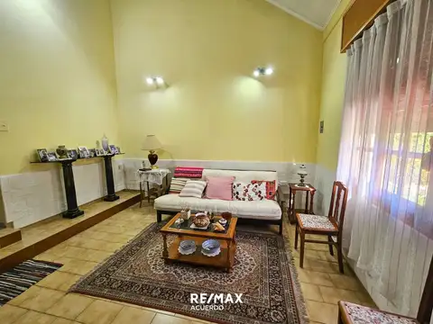 Casa en Venta en San Nicolas De Los Arroyos, USD 195.000