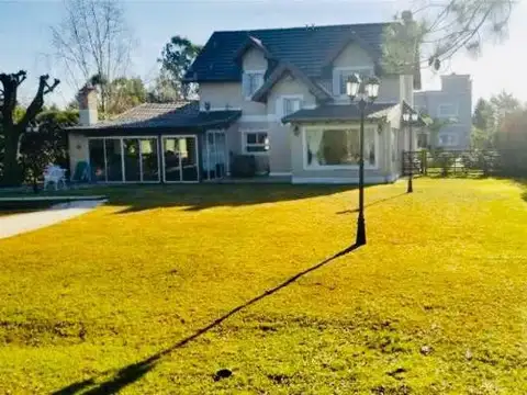 Casa en Venta en Echeverria Del Lago, USD 325.000