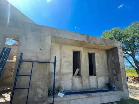 Casa 3 ambientes con 2 baños