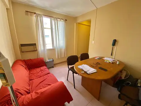 Oficina en  Pueyrredón y Corrientes. Piso 14° todo luz y vista. Vig 24hs