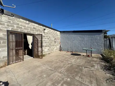 CASA EN VENTA EN PERGAMINO CON PATIO