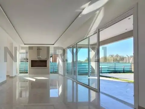 Casa 5 ambientes en Barrio Acacias