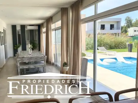 Casa en Venta con 1 cochera