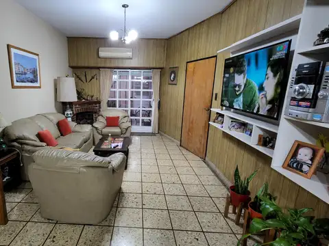 Casa en Venta en Caseros, USD 350.000