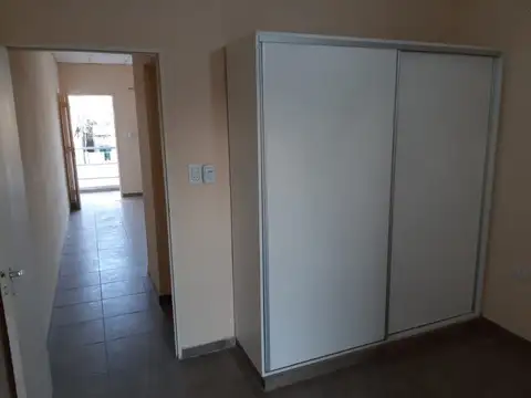 2 DE FEBRERO 100, Piso 1