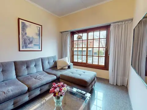 Casa en Venta con 4 cocheras