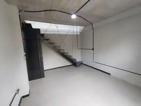 Av. Del Valle entre Casero y Alem