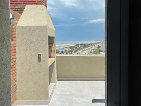 Departamento Triplex Bunge y el mar.4 ambientes. 118 metros. Cochera. Parrilla. Vistas al mar