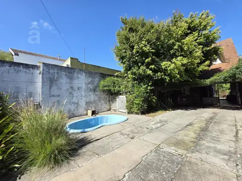 Casa en Venta con 6 cocheras