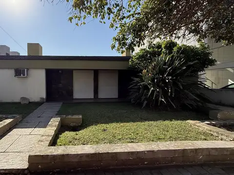 Jose Esteban Bustos al 1700