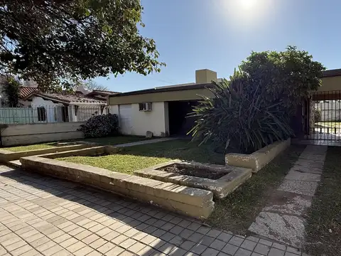 VENTA CASA URCA - 3 DORM - LOTE GRANDE