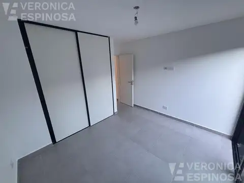 Departamento de dos ambientes en venta - Moron Sur