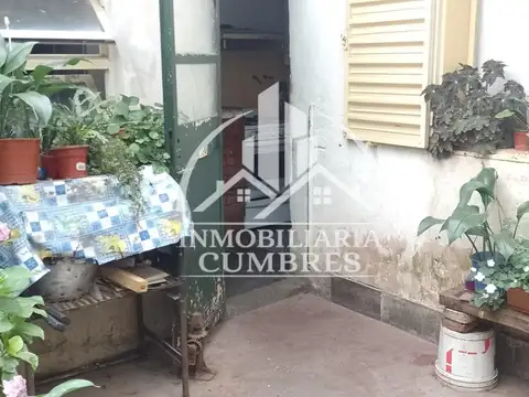 Casa 6 ambientes con 2 baños