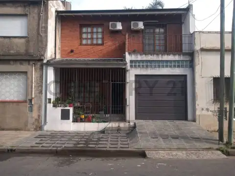 Venta Casa de 5 ambientes Avellaneda