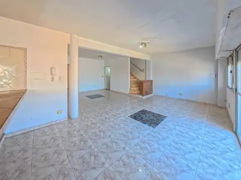 Depto Tipo Casa en Venta de 4 ambientes