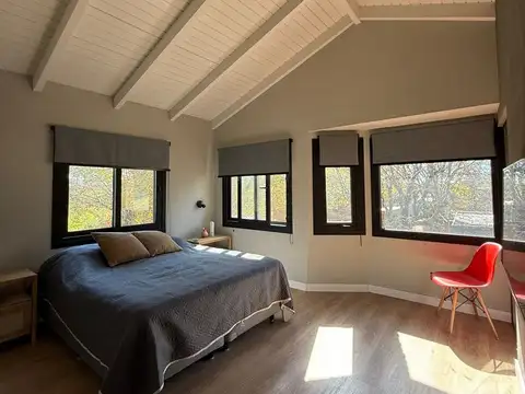 Casa 6 ambientes con 2 baños