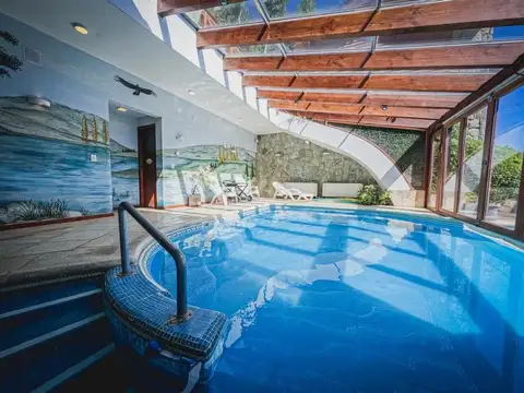 Casa 6 ambientes con 5 baños