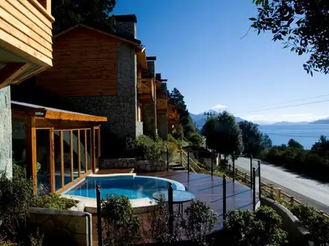 Bariloche complejo de Bungalows con vistas al lago, rentable, cerca de Llao Llao, Oportunidad