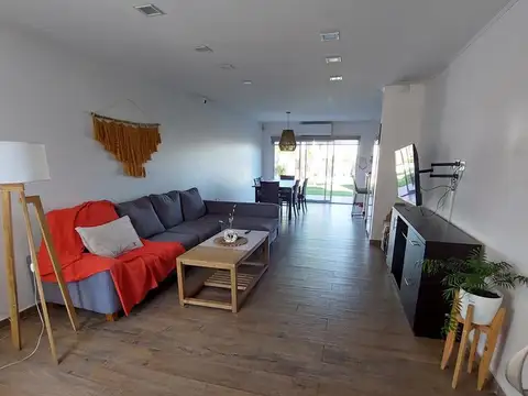 Casa en venta en Campiñas de Piñero, 3 dormitorios