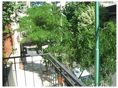 2 ambientes al frente, excelente ubicación.