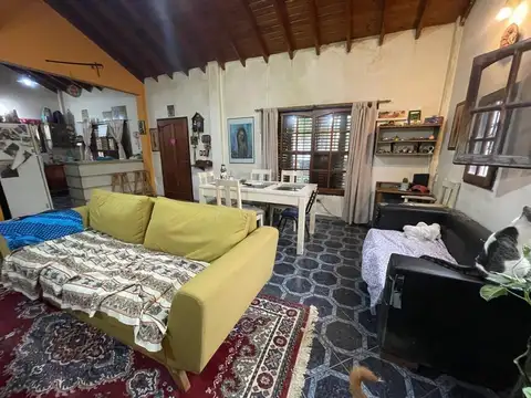 Casa de 4 ambientes -Evalua Permuta