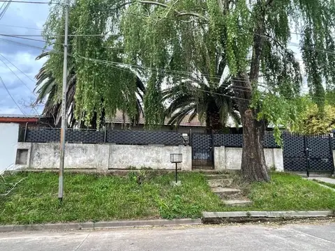 Casa de 4 ambientes -Evalua Permuta