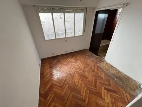 NEGOCIABLE. Venta. 2 Ambientes. Tucumán y Av. Callao.