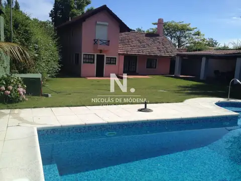 Casa de 4 dormitorios con piscina en pinares para alquiler de verano