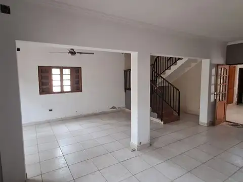 VENTA CASA 4 DORMITORIOS EN BARRIO CABILDO