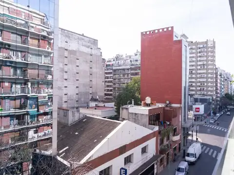 Azcuenga 1800, Piso 5